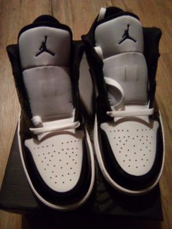 Jordans 1 Low Black And White