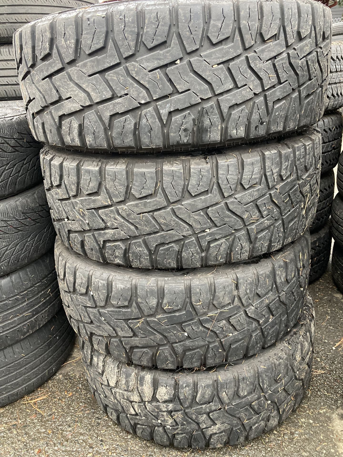 Set Of LT 285 60 20 Toyo Tires for Sale in Kent, WA - OfferUp