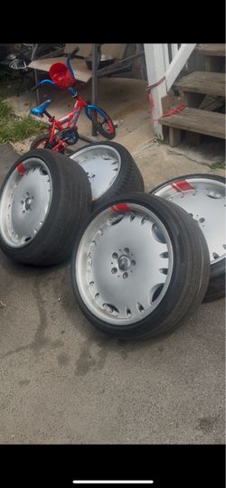 19 inch staggered rims