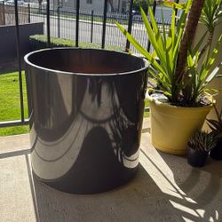 Large Lightweight Planter 