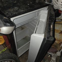 Mini fridge
