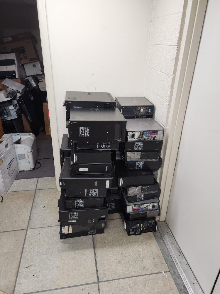 Lot of Windows 10 Desktops