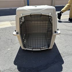 SIZE SMALL DOG KENNEL CRATE  LOOKS NEW AND ITS BIG 50 Pound Dog Plus I Would Guess … I HAVE 2 FOR SALE 