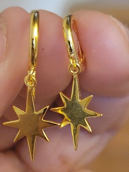 Brand new 18k gold plated huggie hoop earrings with star drops