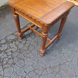 Good Condition Solid Wood End Table