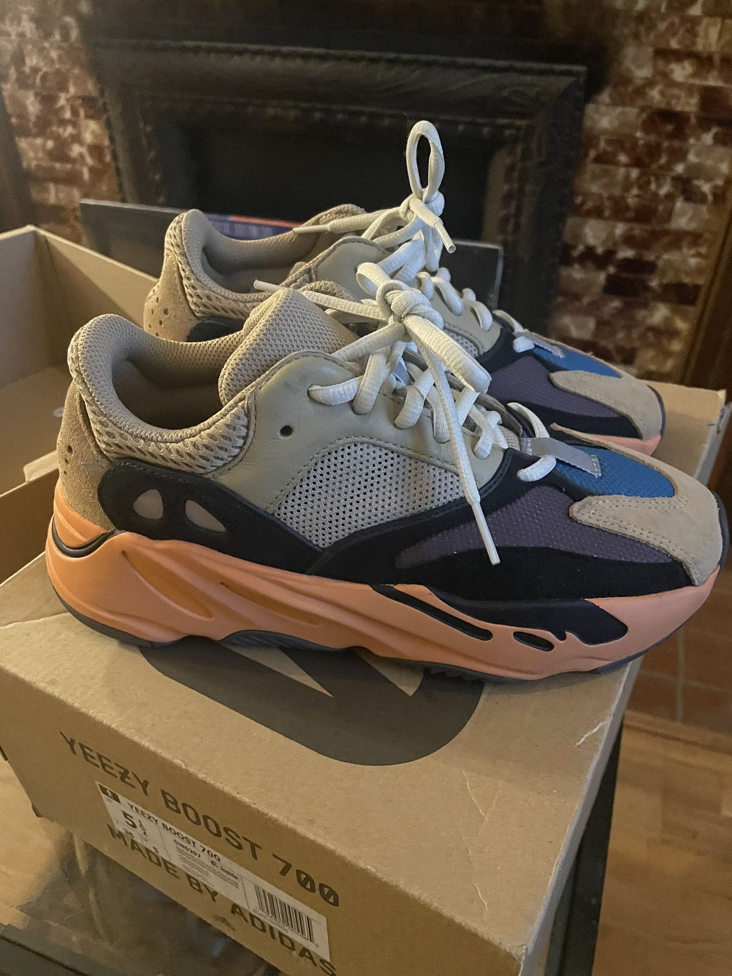 Yeezy 700 Boost Enflame Amber - toquedesaborminas.com.br