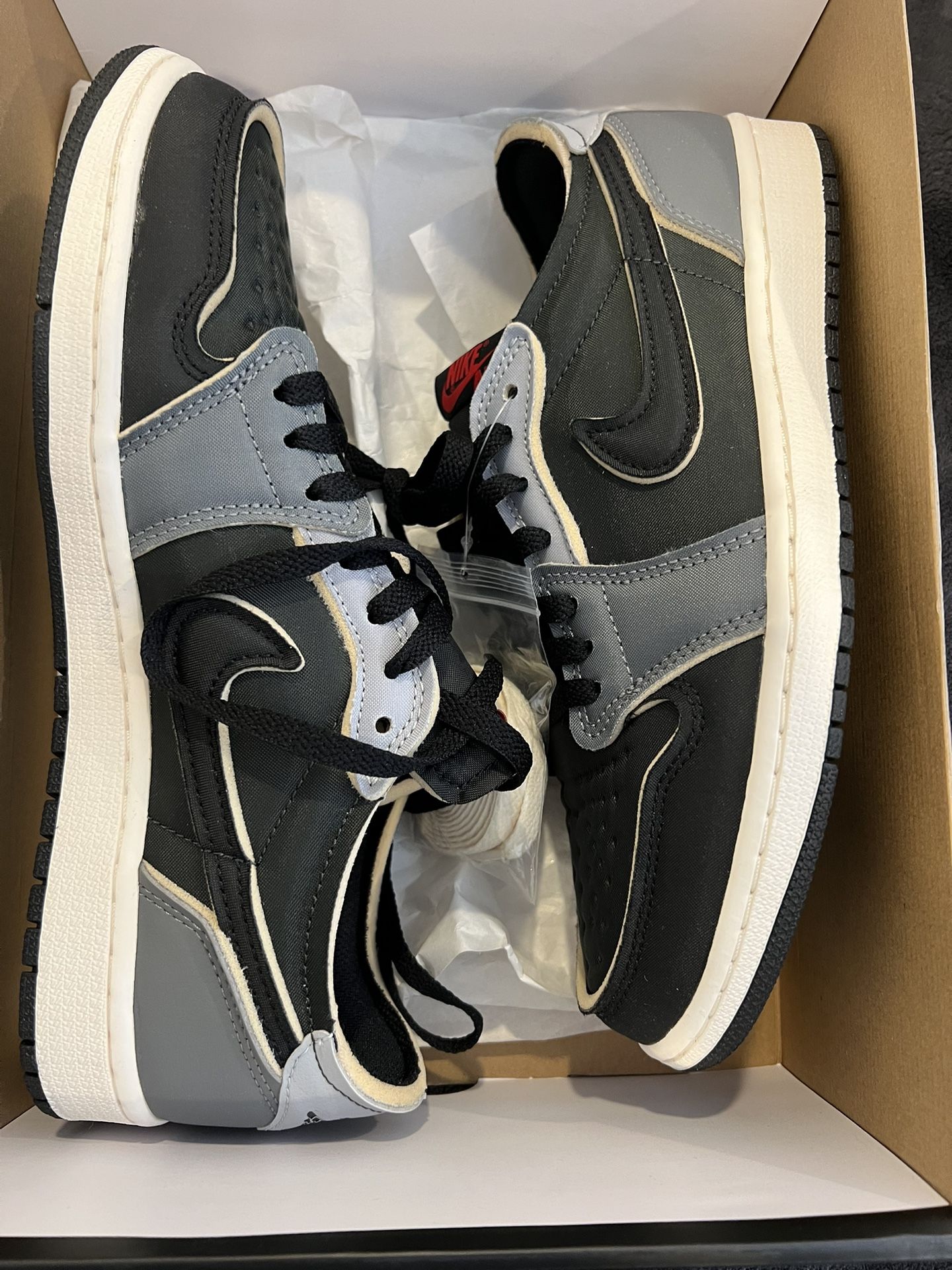 Air Jordan 1 Retro Low OG 9.5 Men
