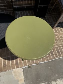 Green round accent table – sturdy wood