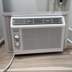 Window AC Unit