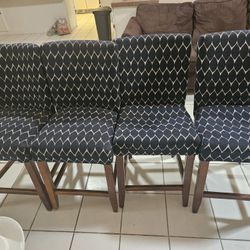Dining room chairs (4)