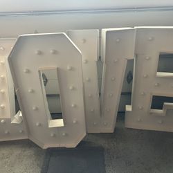 4ft LOVE letters Sign with Lights