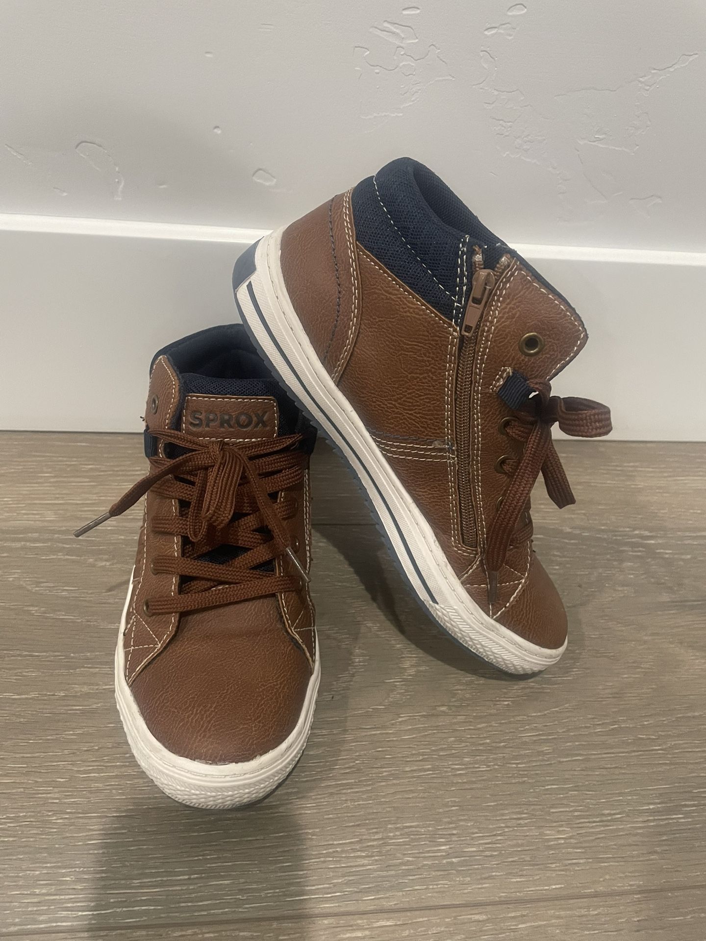 Shoes Size 4M