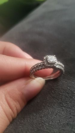Women's wedding set.....1/4ct. DIAMOND (3.7 MM STONE) 4 GRAM TOTAL WT.14KTWHITE GOLD...