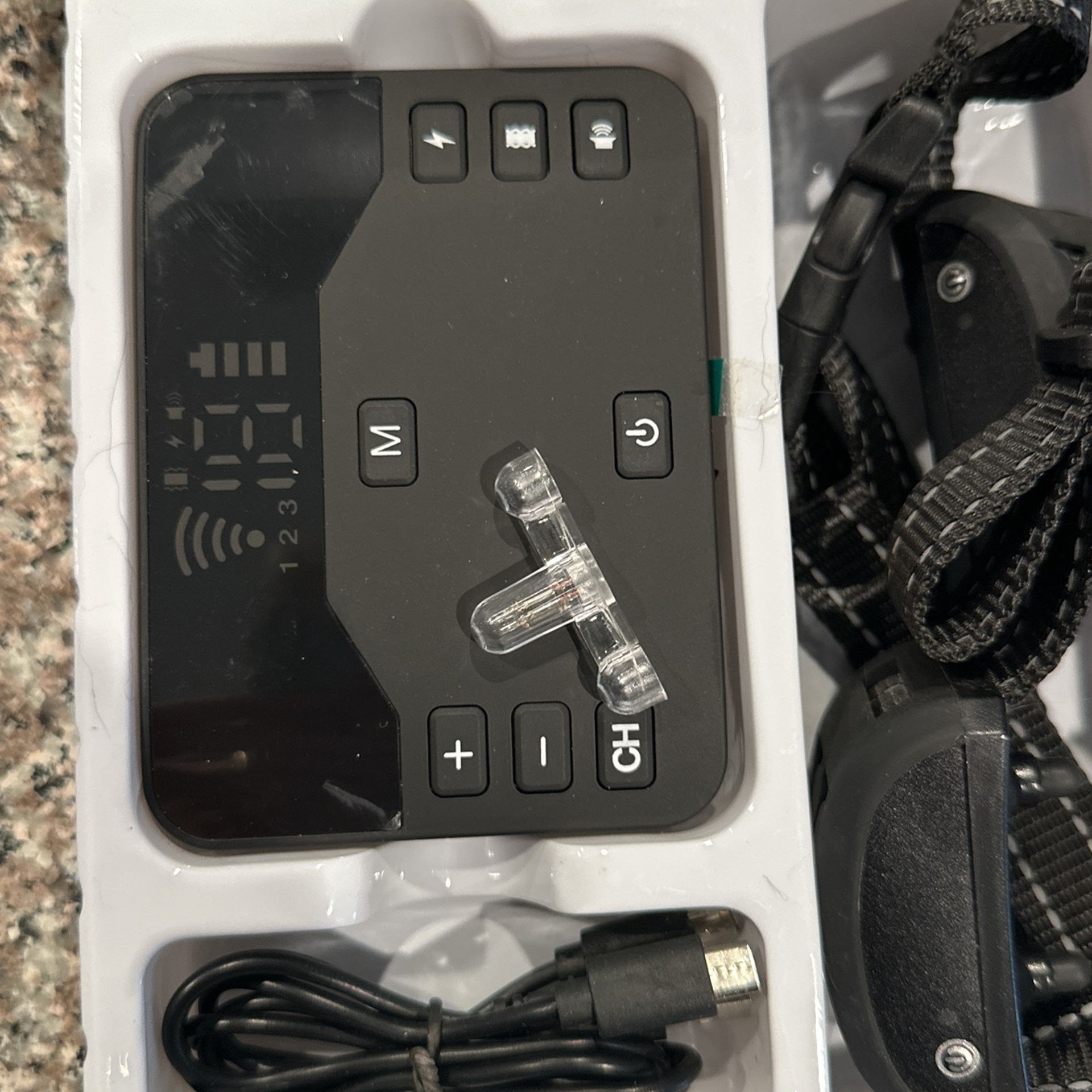 Dlevakve wireless dog fence system For 2 Dogs , 2 In 1 Electric Fence For Dog Training Shock Collar With Remote Control 