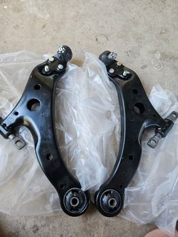 Front lower control arm w/ball joint toyota avalon