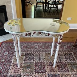 Vintage Vanity Table