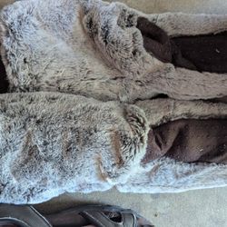 Fuzzy Slippers Medium NEW