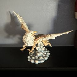 Eagle Statue 