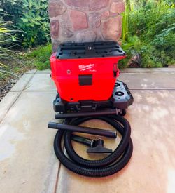 Milwaukee M18 FUEL NEXUS 6 Gallon Wet/Dry Vacuum with PACKOUT Compatibility