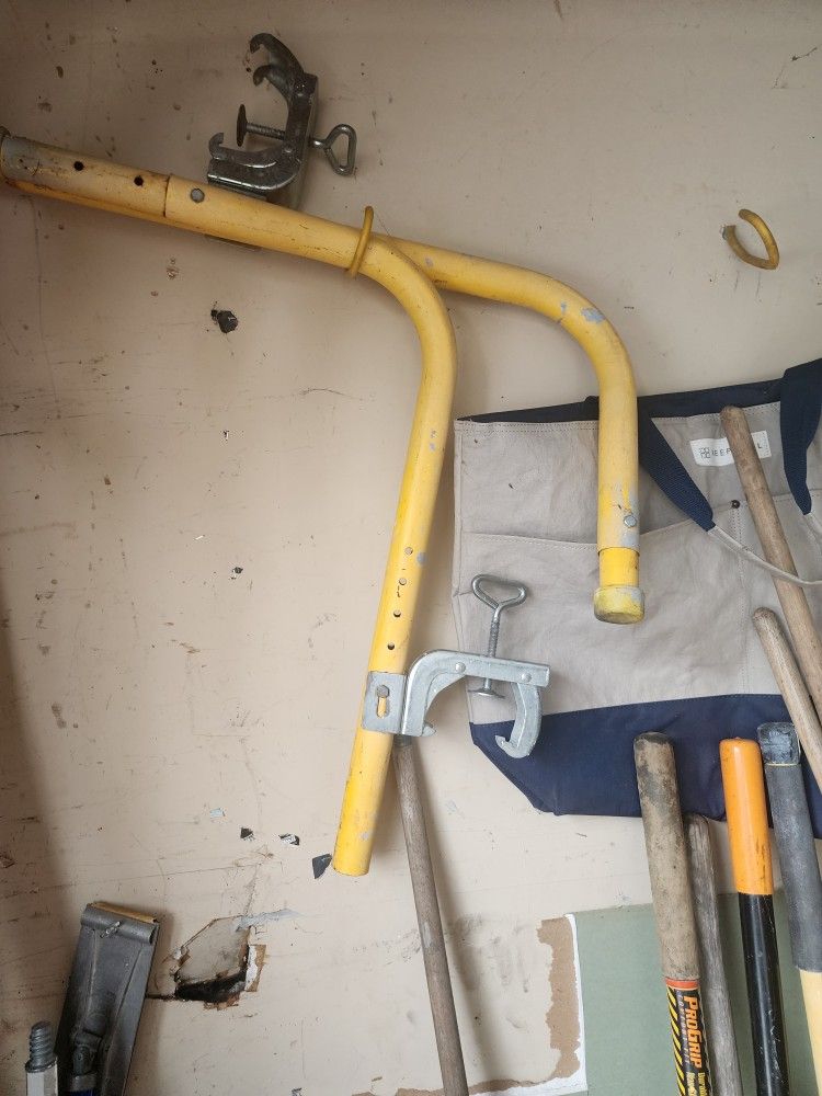 Ladder stabilizer