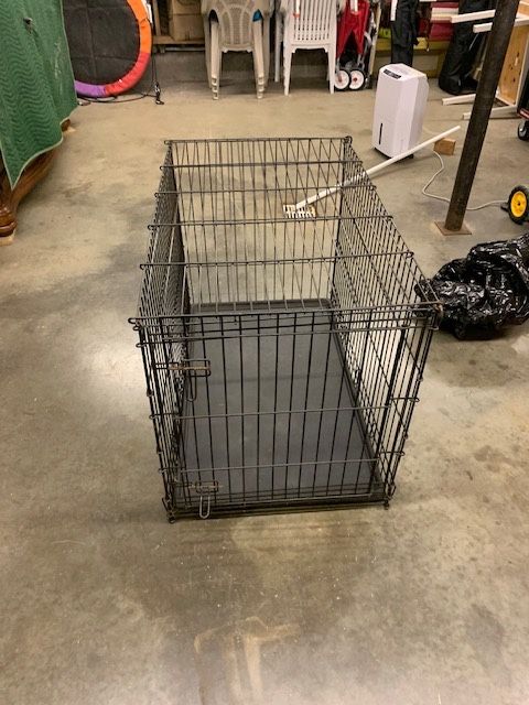 LARGE DOG CRATE
