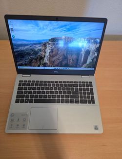 Dell Laptop Computer 2024