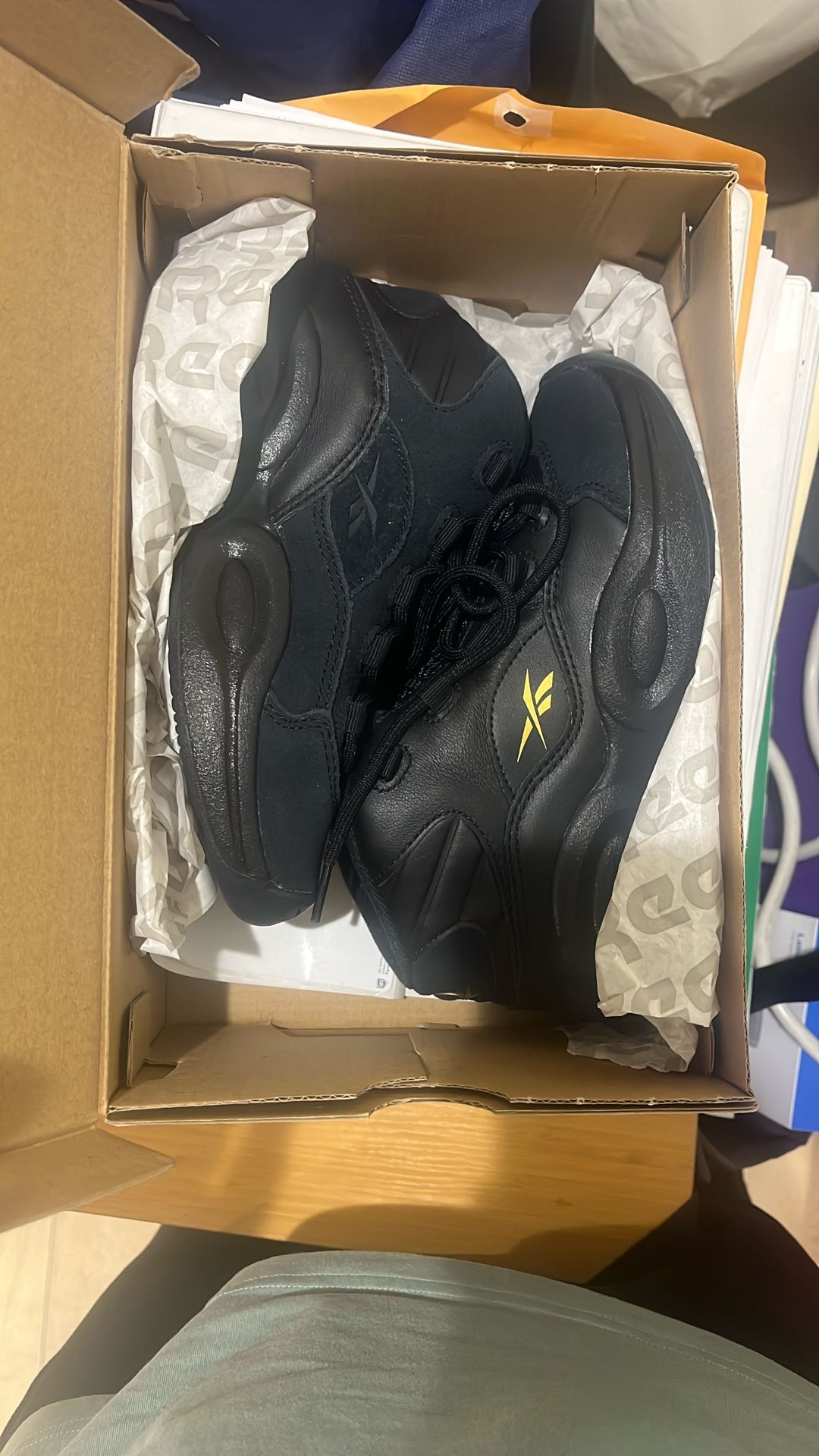 Kids Reebok Iverson Size 2.5