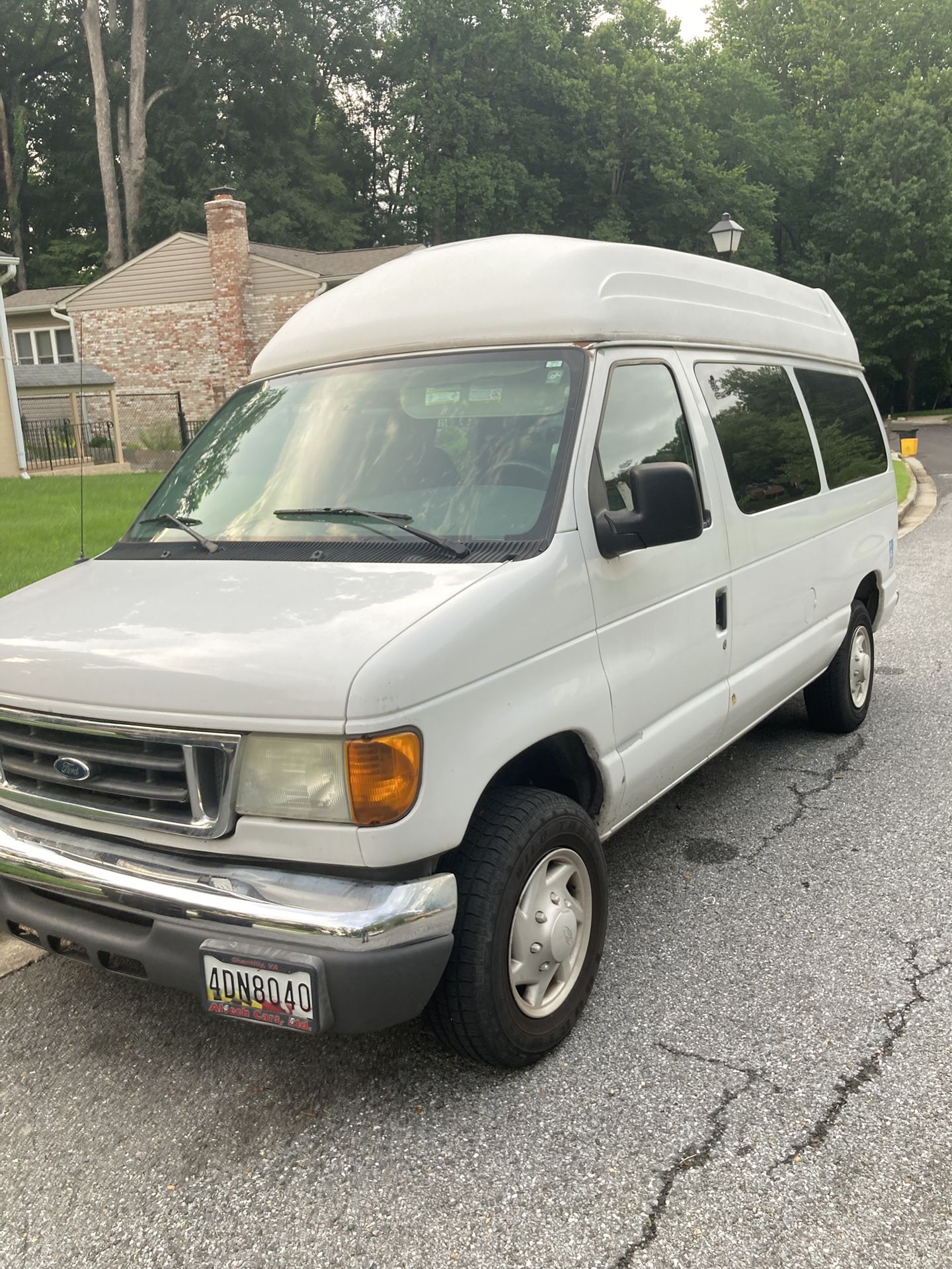 2006 Ford E-350