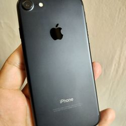 iPhone 7 32GB UNLOCKED Great Condition 