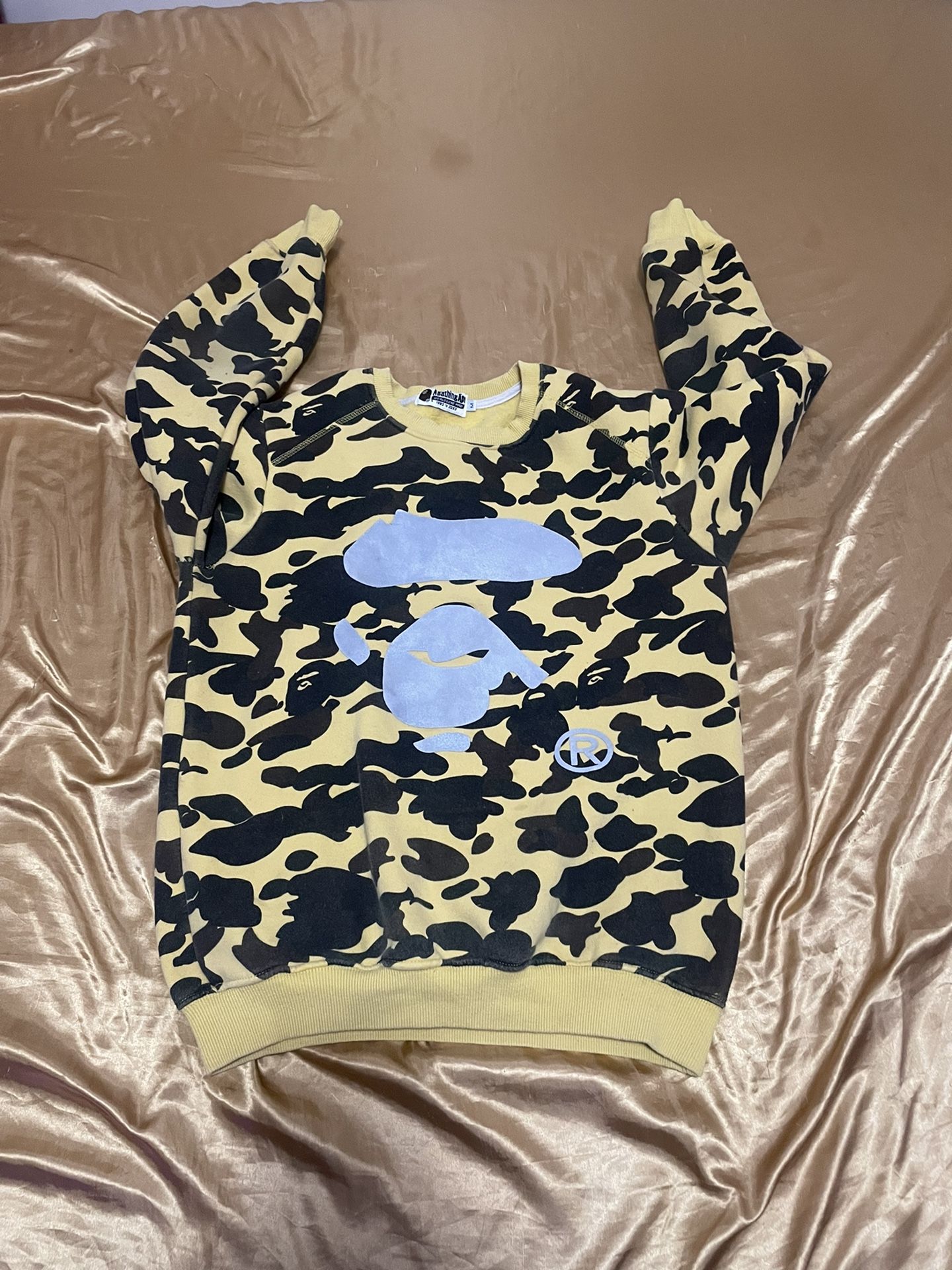 Size M Bape Sweater 150$