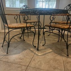 Breakfast Table And Chairs 