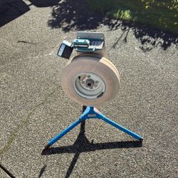JUGS JR. PITCHING MACHINE 