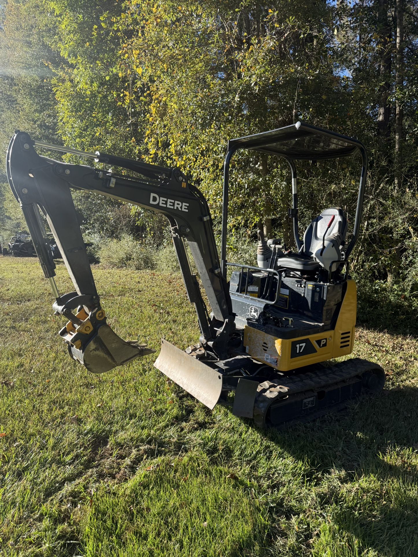 JOHN DEERE 17P MINI EXCAVATOR 