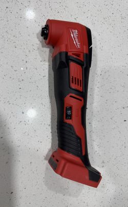 Milwaukee Multi Tool TOOL ONLY