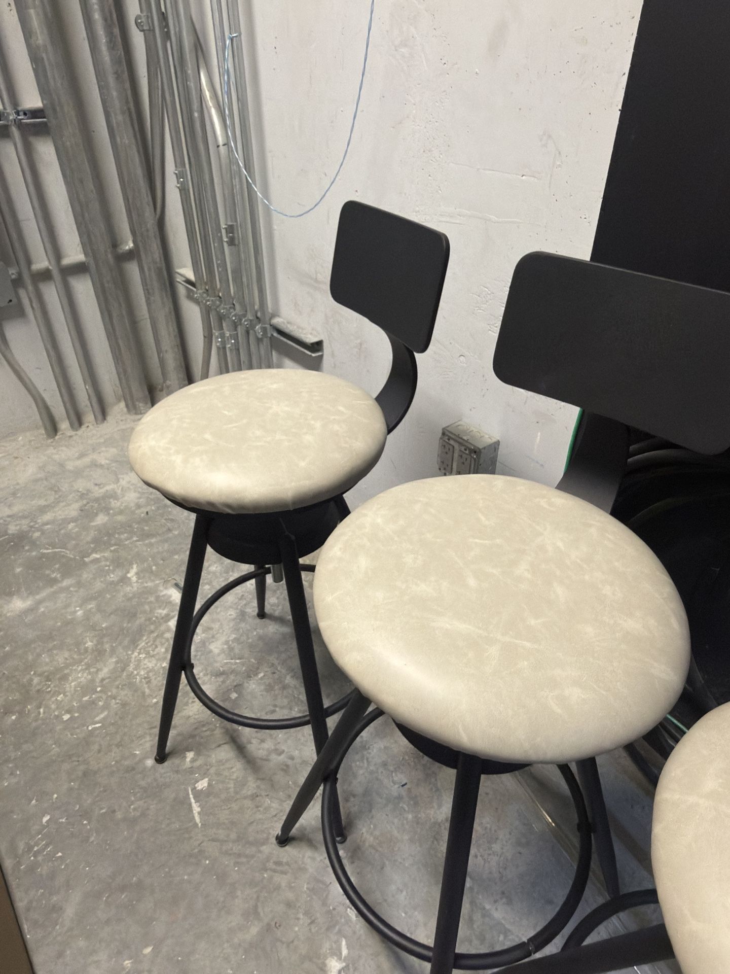 Bar Stools (4)