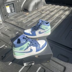 Jordan 1 Mid 10.5