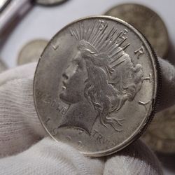 U.S. RARE ERROR TWO SIDES FASE 1922 LIBERTY PEASE ONE  DOLLAR ** STATUS: 1X1 REMAKE SILVER PLATED  22.2 GRAMS. 38.1MM.