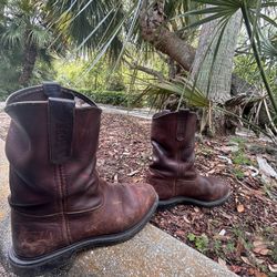 Red Wing 4470 Pecos Size 10 D USED WITH GOOD OWNER. NOT WORK BOOTS  