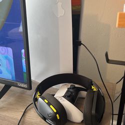 PS5 With bluetooth logitech headset