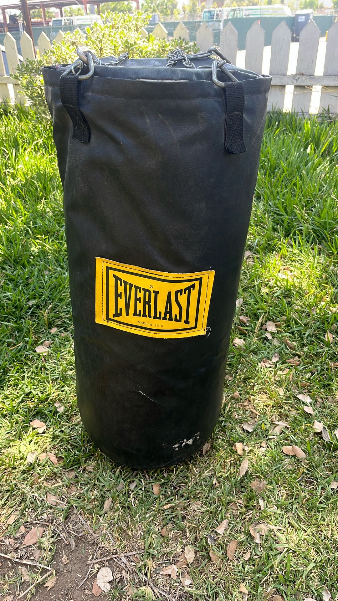 Black/yellow Everlast Punching Bag