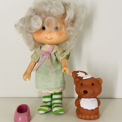 Vintage Strawberry Shortcake Doll - Angel Cake with Pet Souffle Skunk