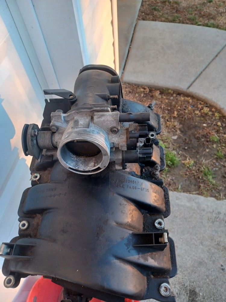 Intake manifold off of 4.7 Jeep Grand Cherokee.