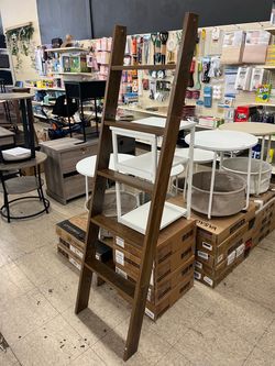 VASAGLE 5-Tier Blanket Ladder Modern Basic Ladder Shelf - Honey Brown