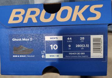 Brooks Sneakers Brand New