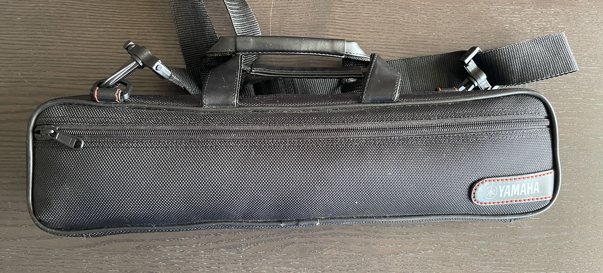 Yamaha YFL-222 Intermediate Flute for Student (International Version)