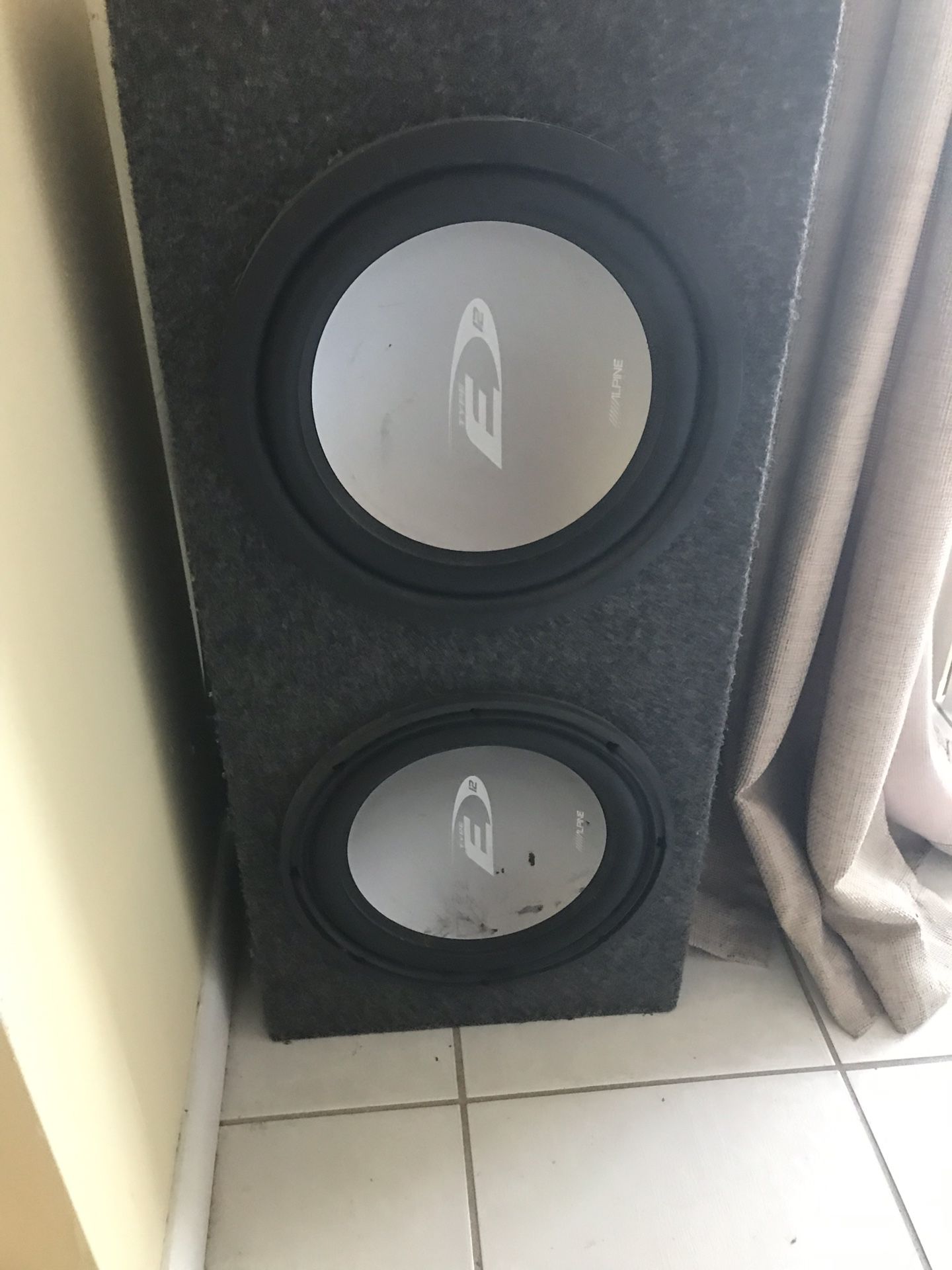 Alpine CHEAP Subwoofer box with speakers