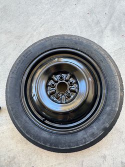 Toyota Corolla Spare Tire + Jack Kit + Floor Mats OEM