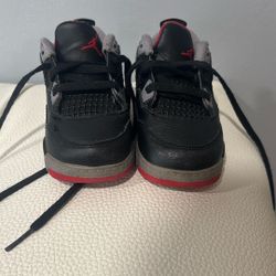 Retro Jordan 4’s Size 6C