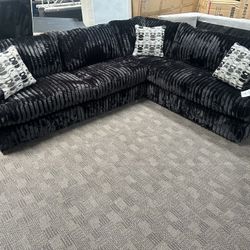 Large Black Comfy Sectional Couch 