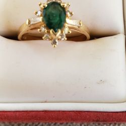 14k  Emerald And DIAMOND 